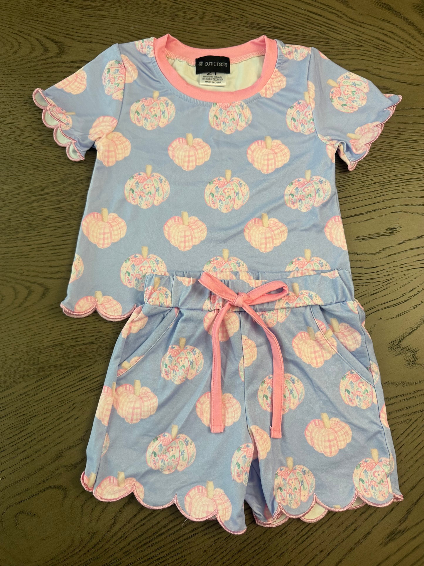 Purple pumpkins scallop short set with pocket