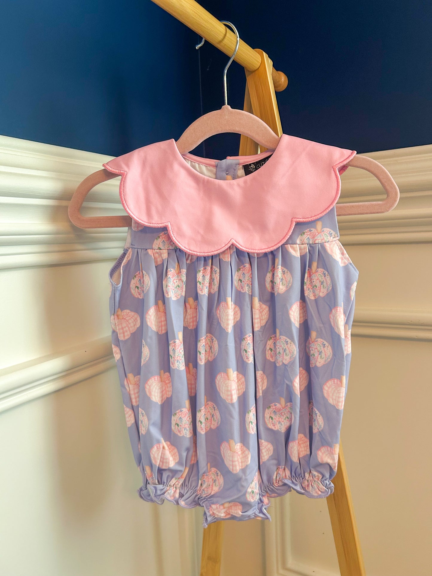 Periwinkle Scalloped Pumpkin bubble