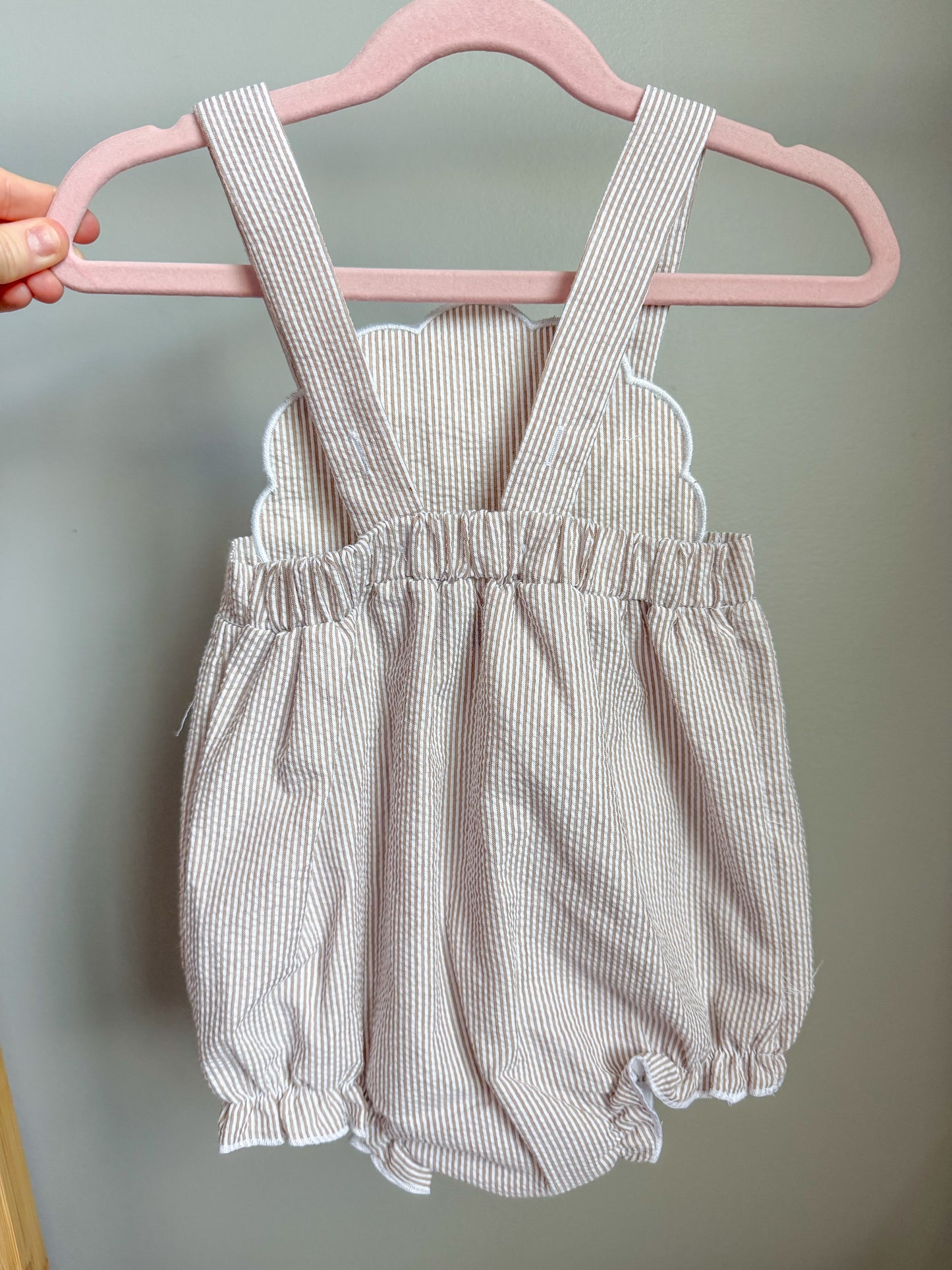 Seersucker applique shell bubble